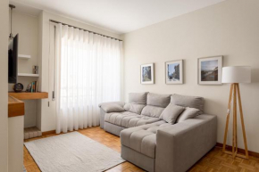 JOIVY Stylish City Centre Flat with Parking